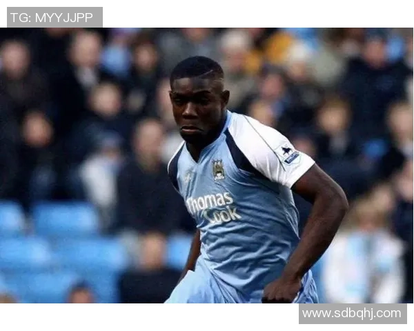 米卡·理查兹的“蓝月亮”情怀：从旧徽章的复古情感到新时代的荣耀传承